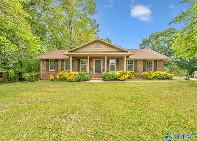 Property at 1913 Ruth St, Scottsboro, AL 35769, 3 beds, 2.5 baths