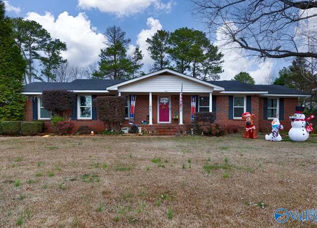 Property at 1307 Ridgedale St, Athens, AL 35613, 3 beds, 2 baths