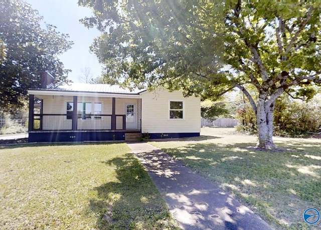 Property at 924 Guntersville Rd, Arab, AL 35016, 3 beds, 2 baths