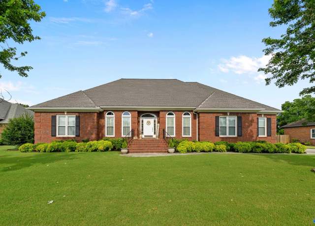 Property at 105 Nobleton Ln NW, Huntsville, AL 35806, 4 beds, 3 baths