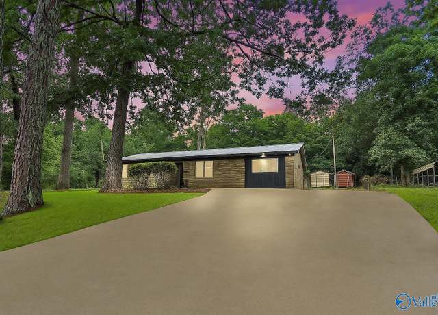 Property at 216 Mcdonald Ln, Guntersville, AL 35976, 4 beds, 2 baths