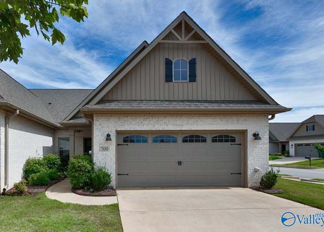 Property at 700 Rivulet Dr, Huntsville, AL 35824, 3 beds, 2 baths