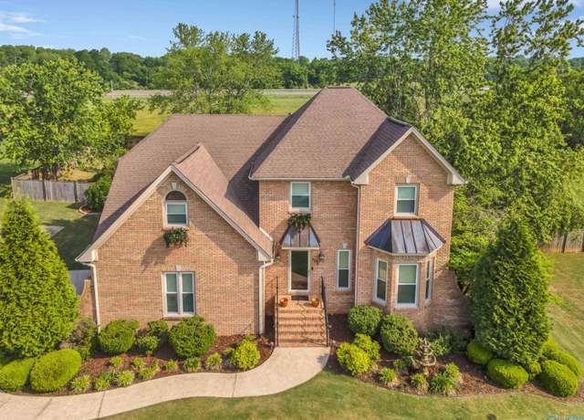 Property at 9176 Turtle Point Dr, Killen, AL 35645, 4 beds, 3.5 baths