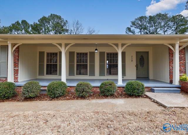 Property at 719 Woodbine Rd SE, Huntsville, AL 35802, 3 beds, 2 baths