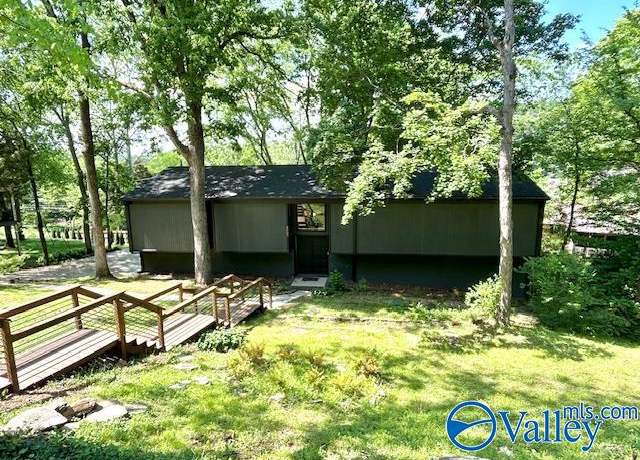 Property at 2005 Willis Rd SE, Huntsville, AL 35801, 4 beds, 3 baths