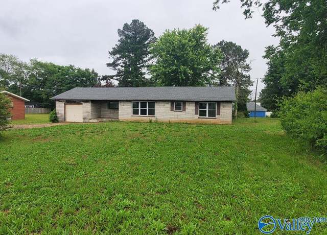 Property at 32 Hannah Dr, Rogersville, AL 35652, 3 beds, 2 baths