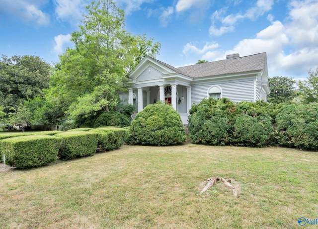 Property at 406 N Lincoln Ave, Fayetteville, TN 37334, 2 beds, 2 baths