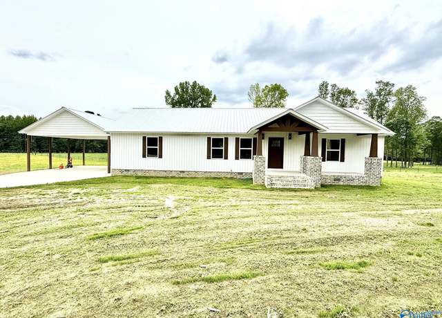 Property at 1347 Smith Chapel Rd, Boaz, AL 35956, 3 beds, 2 baths