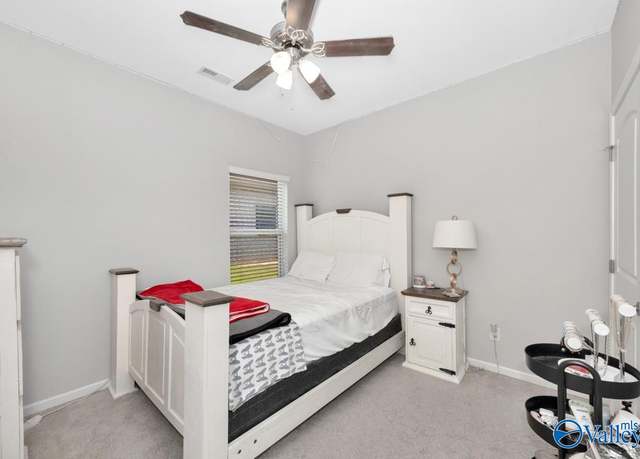 Property at 12607 Old Silo Trl, Huntsville, AL 35803, 4 beds, 2 baths