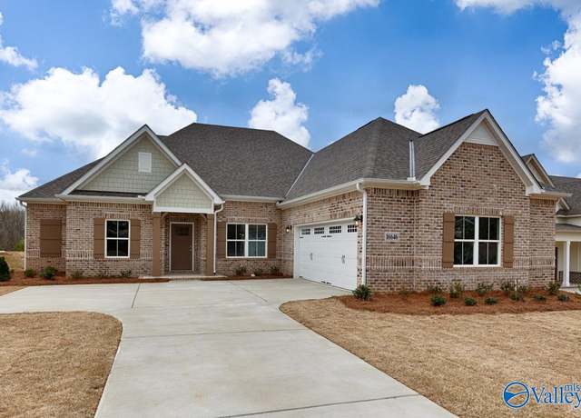 Property at 16646 Hamilton Pl, Athens, AL 35613, 4 beds, 3 baths
