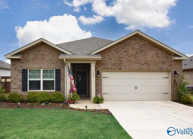 Property at 108 Derbyshire Dr, New Market, AL 35761, 3 beds, 2 baths