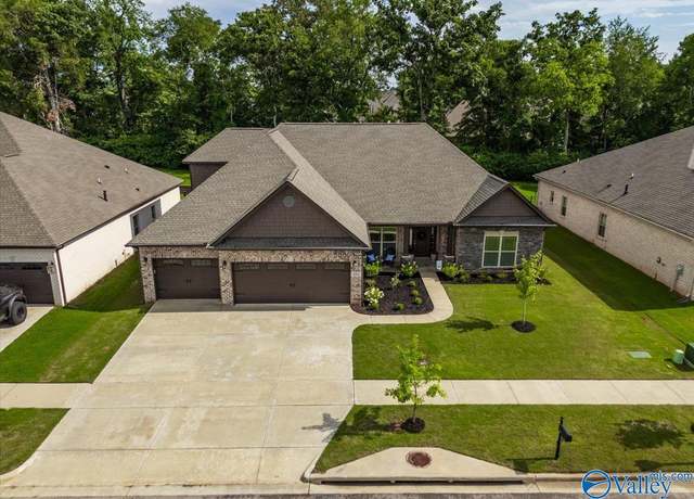 Property at 456 SW Sage Creek Blvd, Huntsville, AL 35824, 4 beds, 3.5 baths