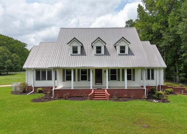 Property at 3880 Steele St, Hamilton, AL 35570, 4 beds, 3.5 baths