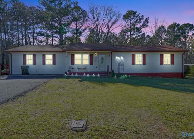 Property at 108 Lee Dr, New Hope, AL 35760, 4 beds, 2 baths