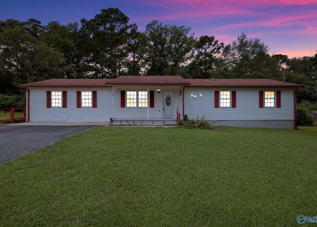 Property at 108 Lee Dr, New Hope, AL 35760, 4 beds, 2 baths