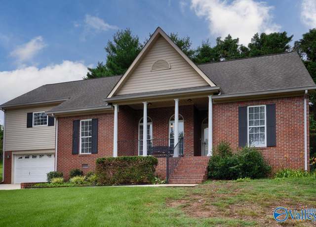 Property at 118 Ryanridge Rd, Huntsville, AL 35806, 3 beds, 2 baths