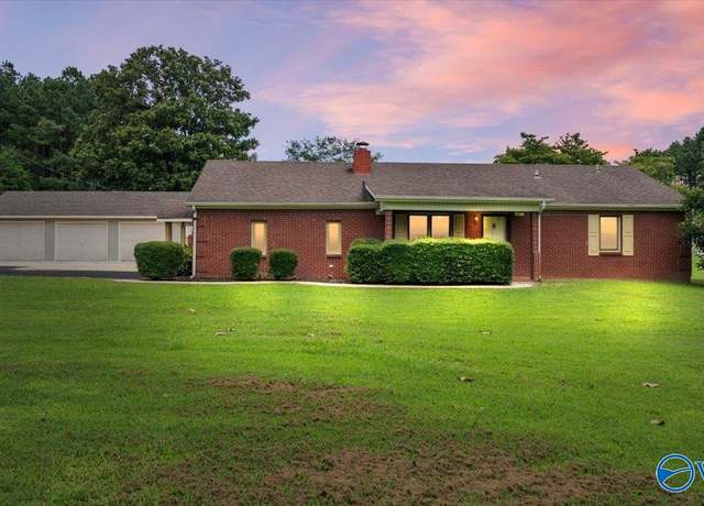 Property at 18330 Mooresville Rd, Athens, AL 35613, 3 beds, 2 baths