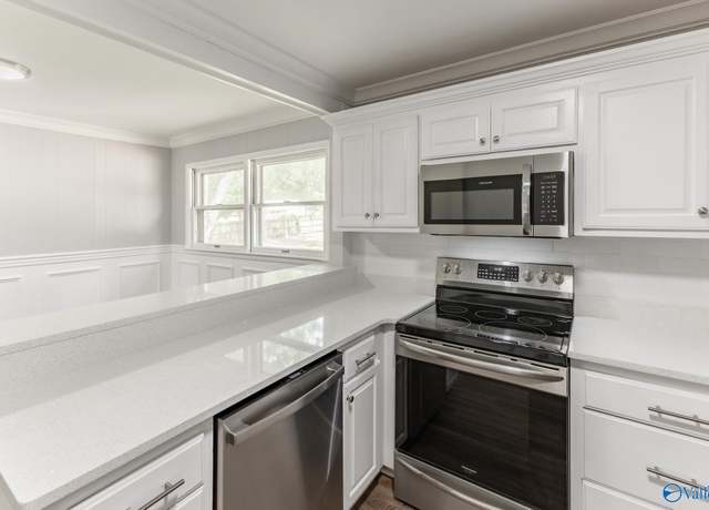 Property at 3906 NW Broadmor Rd, Huntsville, AL 35810, 4 beds, 2 baths