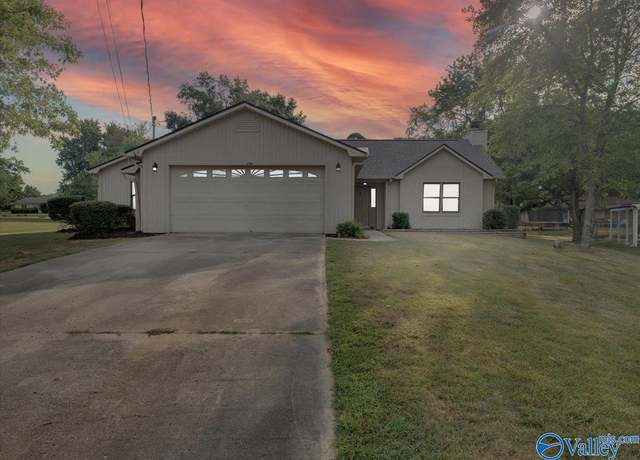 Property at 206 Red Oak Pl, Madison, AL 35758, 3 beds, 2 baths