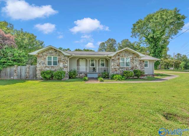 Property at 5116 Spring Creek Dr, Guntersville, AL 35976, 3 beds, 2 baths