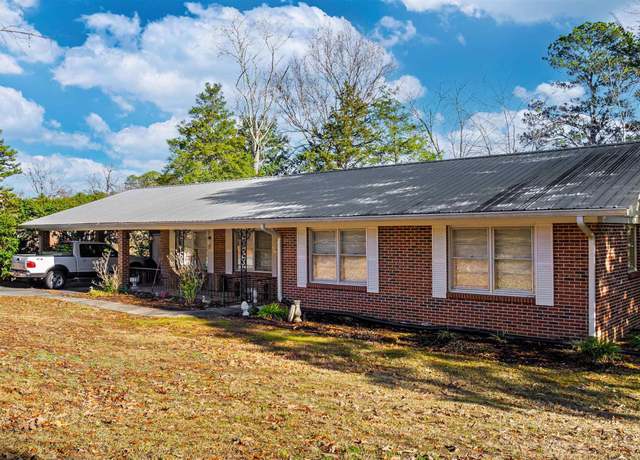 Property at 2909 Forest Ave NW, Fort Payne, AL 35967, 3 beds, 2 baths