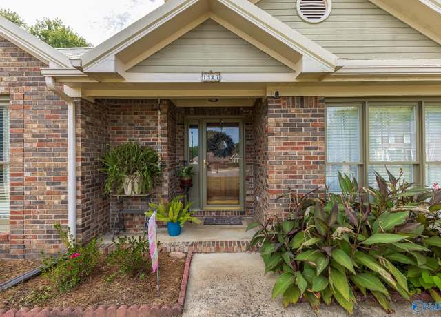Property at 1307 Cedarwood Pl SW, Decatur, AL 35603, 3 beds, 2 baths