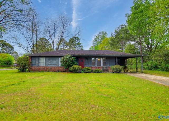 Property at 701 Eleanor Dr SW, Decatur, AL 35601, 3 beds, 2 baths