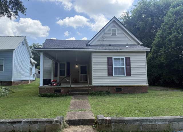 Property at 1207 North St SE, Decatur, AL 35601, 2 beds, 2 baths