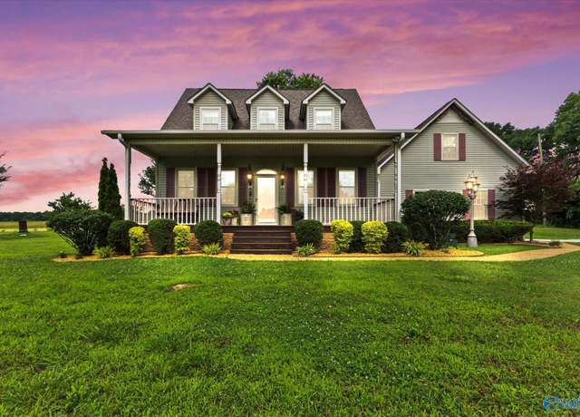 Property at 1045 Alexander Rd, Boaz, AL 35956, 4 beds, 3.5 baths
