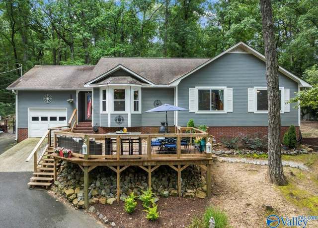 Property at 3707 Lindsey Ln, Guntersville, AL 35976, 3 beds, 2 baths