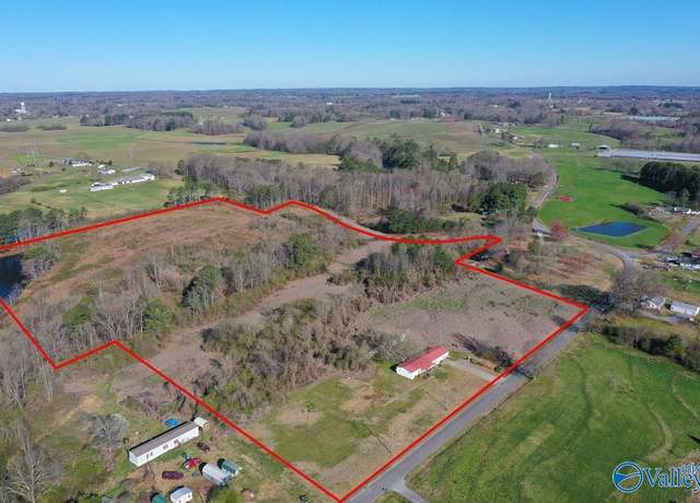 Property at 2031 County Road 1559, Cullman, AL 35058, 4 beds, 3 baths