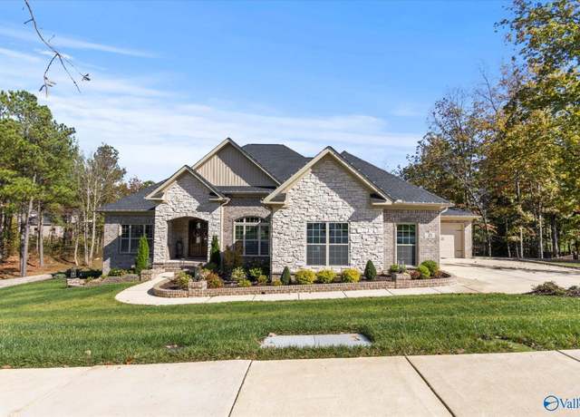 Property at 21 Scenic Loop Rd SE, Huntsville, AL 35803, 5 beds, 5.5 baths