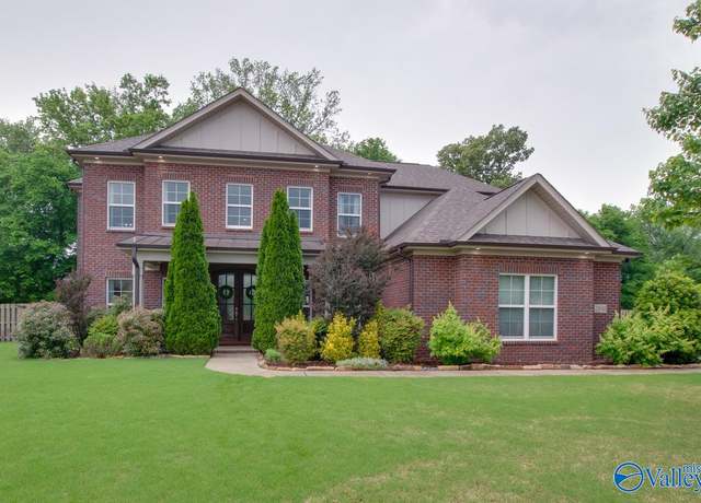 Property at 2800 Natures Cove Dr, Huntsville, AL 35763, 4 beds, 4.5 baths
