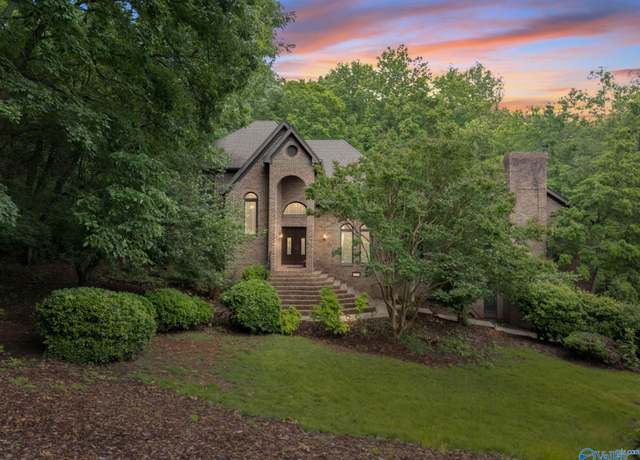 Property at 2703 Chandler Cir SE, Huntsville, AL 35801, 5 beds, 3.5 baths