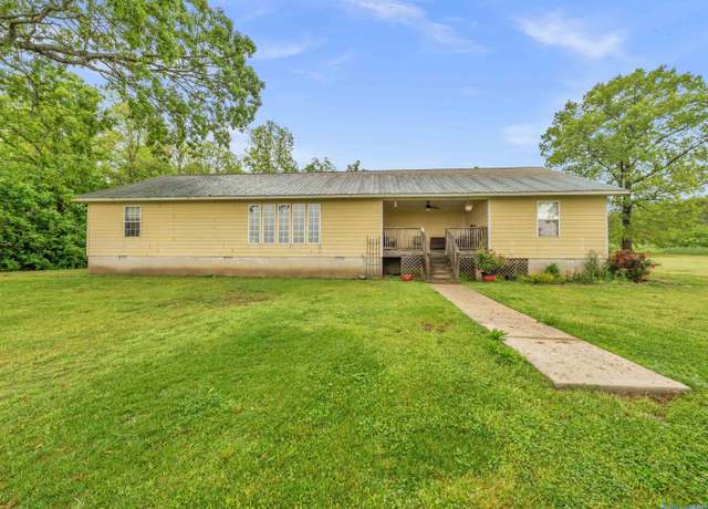 Property at 32 Foster Dr, Scottsboro, AL 35769, 4 beds, 2 baths