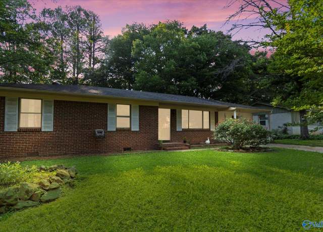 Property at 2603 Bonnie View Dr, Huntsville, AL 35810, 3 beds, 1.5 baths