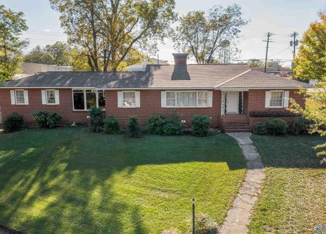 Property at 202 Iris Dr, Centre, AL 35960, 3 beds, 3 baths