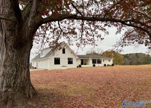 Property at 3269 E Hwy 55, Eva, AL 35621, 5 beds, 4 baths