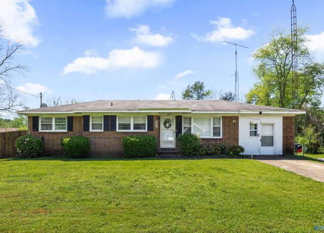 Property at 3203 Deerfield Rd NW, Huntsville, AL 35810, 3 beds, 2 baths