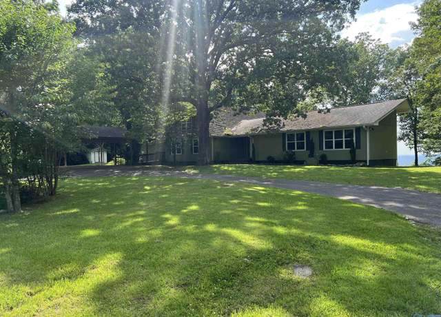 Property at 2614 Aberdeen Ln, Fort Payne, AL 35967, 3 beds, 3 baths