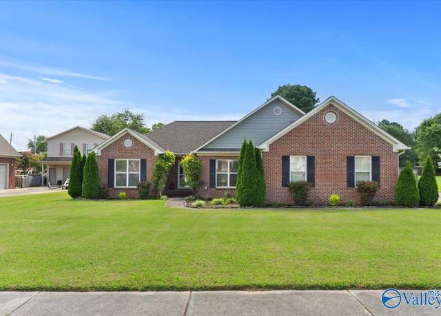 Property at 103 Chambray Dr, Owens Cross Roads, AL 35763, 3 beds, 2 baths
