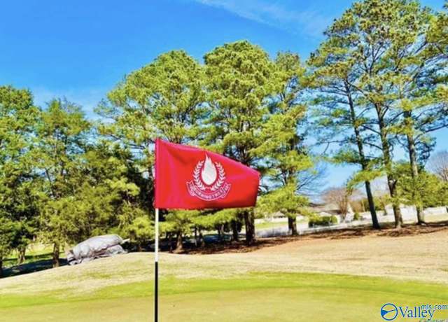 Property at 4536 Arrowhead Dr, Decatur, AL 35603, 3 beds, 2.5 baths