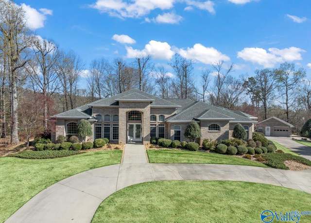 Property at 66 Chatham Pl, Guntersville, AL 35976, 3 beds, 3 baths