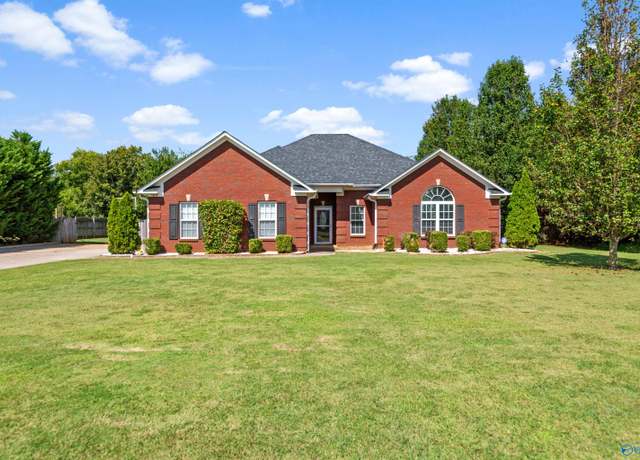 Property at 185 Hunters Cove Rd, Huntsville, AL 35806, 4 beds, 2 baths