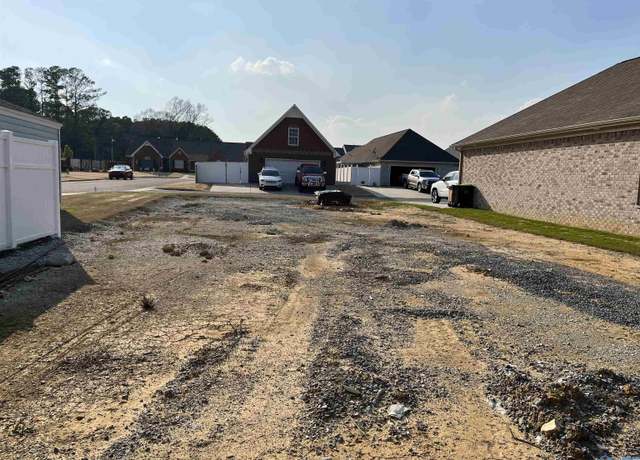 Property at 2831 Hempstead Ave SW, Decatur, AL 35603