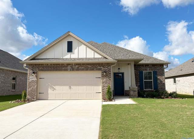 Property at 12577 Juniors Dr, Madison, AL 35756, 3 beds, 2 baths