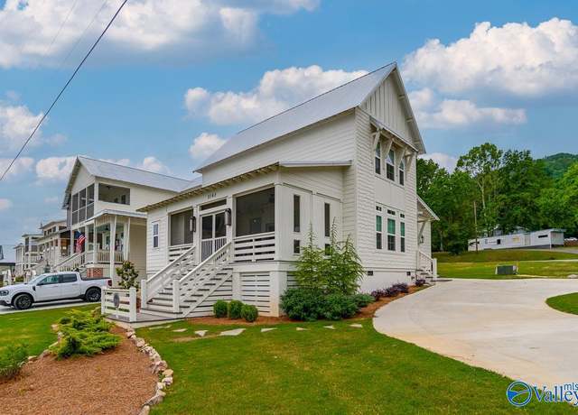 Property at 3147 Hardin Rd, Guntersville, AL 35976, 3 beds, 2.5 baths