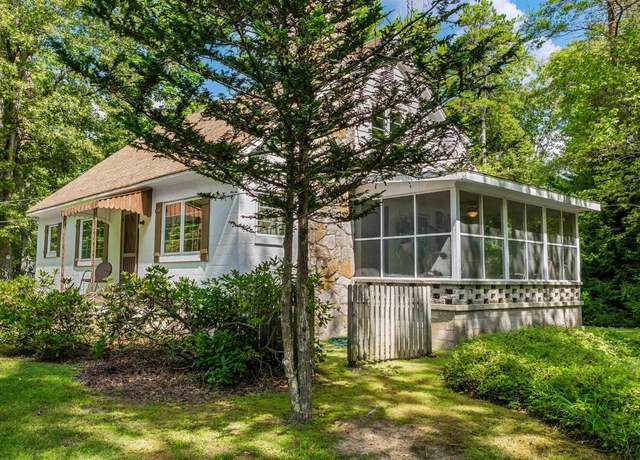 Property at 17 Huron St, Mentone, AL 35984, 4 beds, 2 baths
