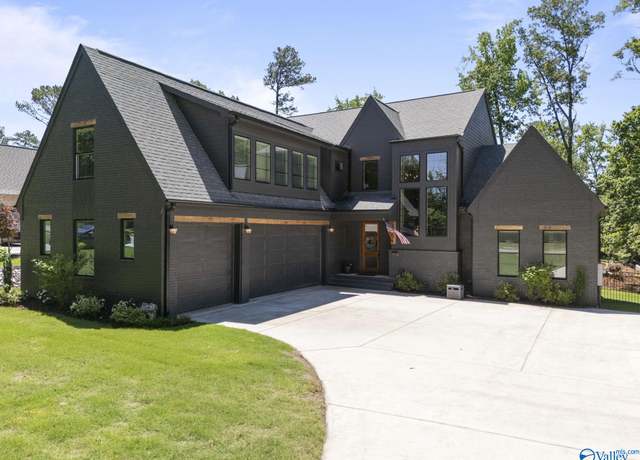 Property at 104 Bishop Bend Dr, Huntsville, AL 35806, 5 beds, 4.5 baths
