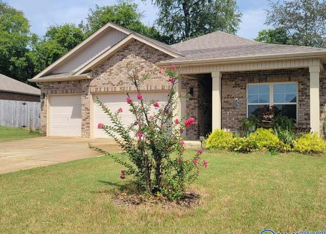 Property at 117 Edensmith Dr, New Market, AL 35761, 4 beds, 3 baths